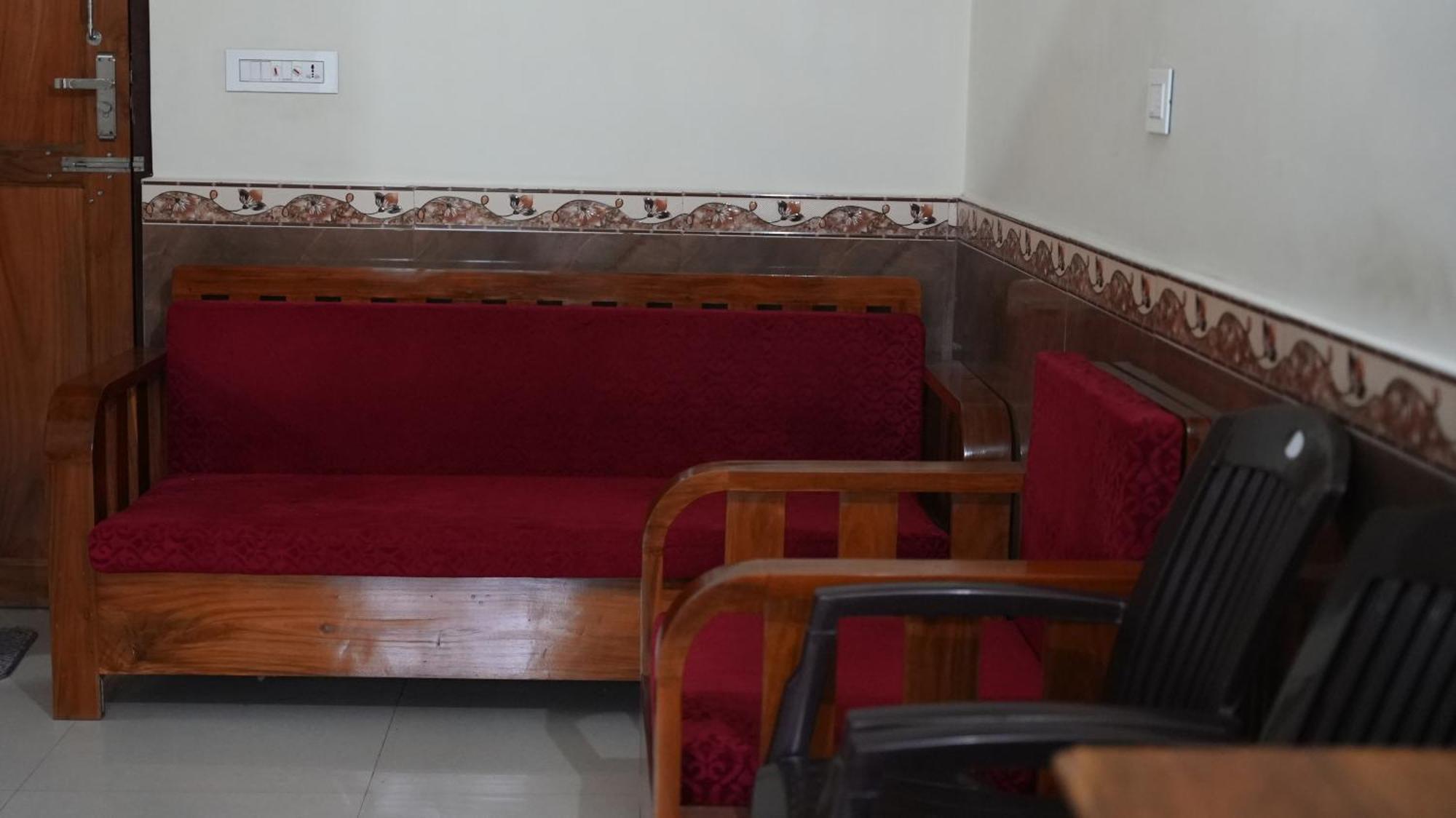 Apartment Prakash Mayapur