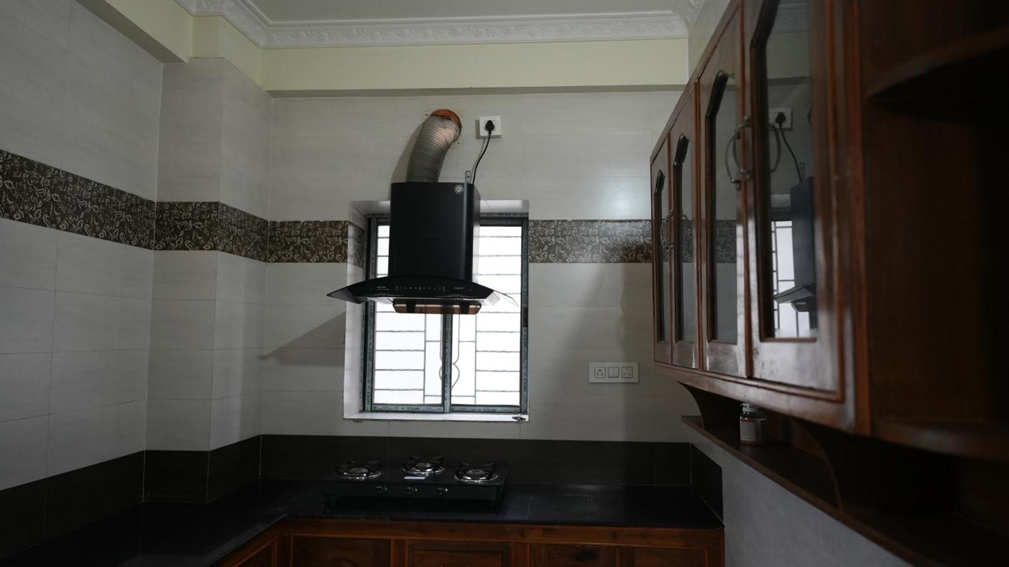Prakash Apartment *