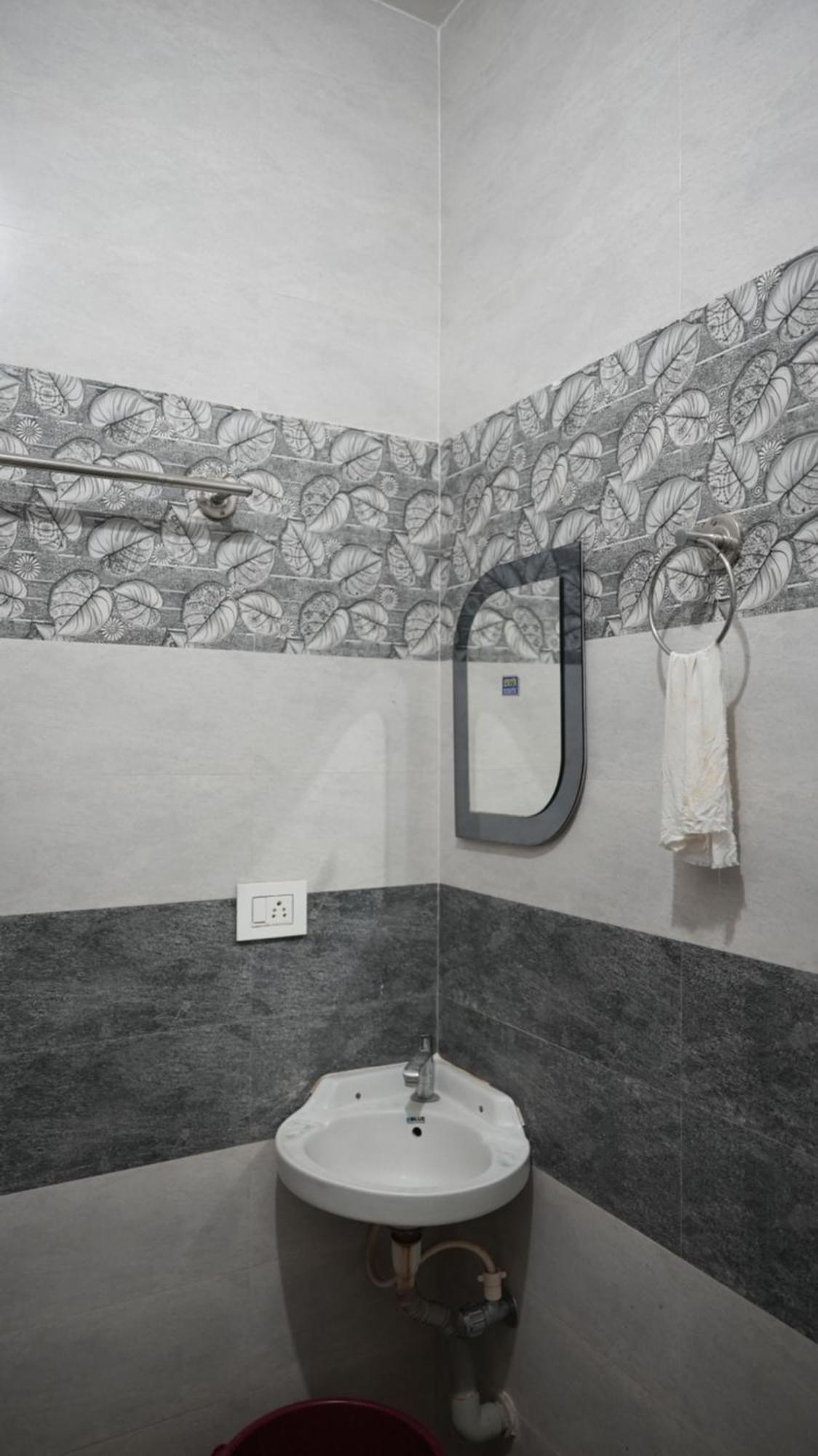 Apartment Prakash *